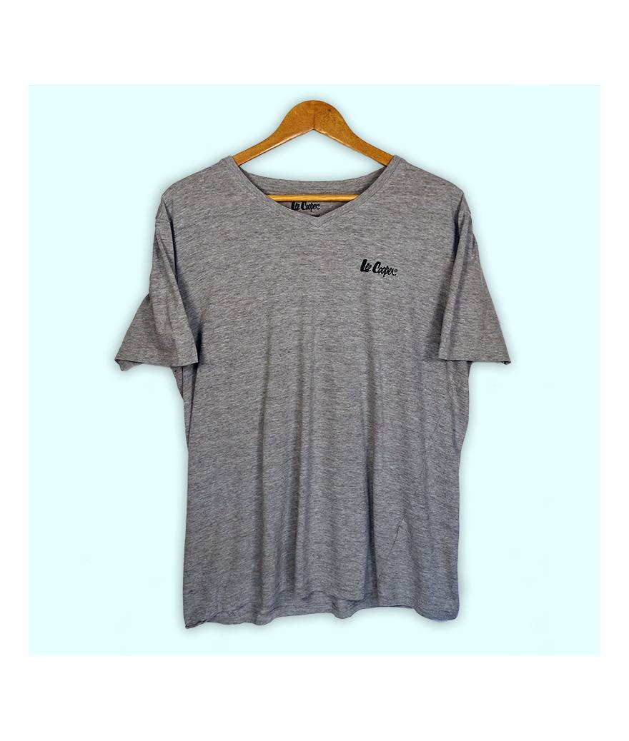 T-Shirt Lee Cooper gris col en V, logo noir imprimé au coeur.