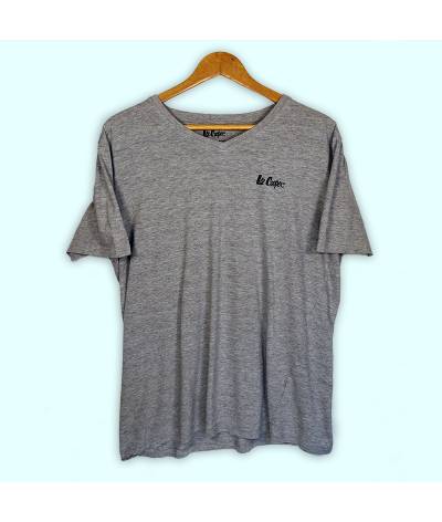 T-Shirt Lee Cooper gris col en V, logo noir imprimé au coeur.