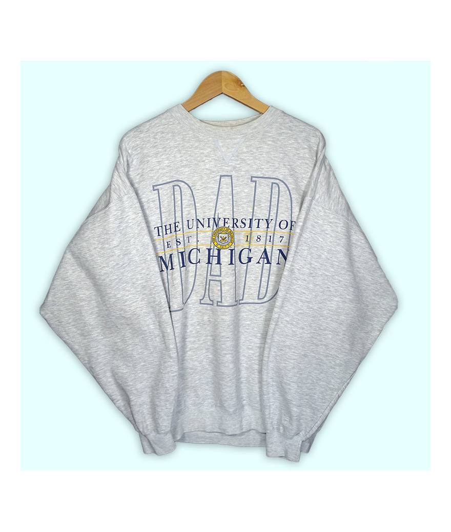 Sweater gris de l'université du Michigan, très grand logo imprimé à l'avant.