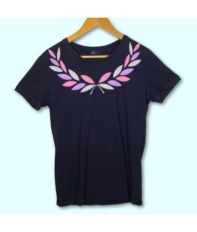 T-shirt Fred Perry noir, coupe femme.
