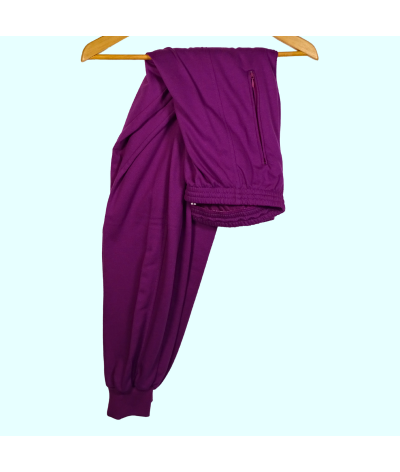 Jogging violet, poche à zip sur les cotés.