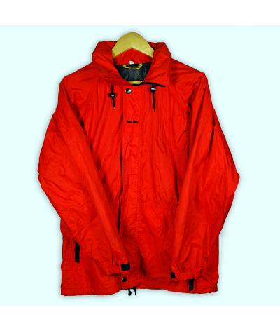 Veste K-WAY rouge double épaisseur, deux poches, capuche qui se range dans le col.